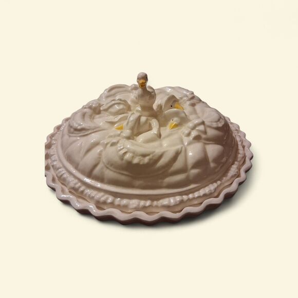 VTG Ceramic Pie Plate Keeper With Lid Duck Chicks Mother Goose Easter - Picture 3 of 11